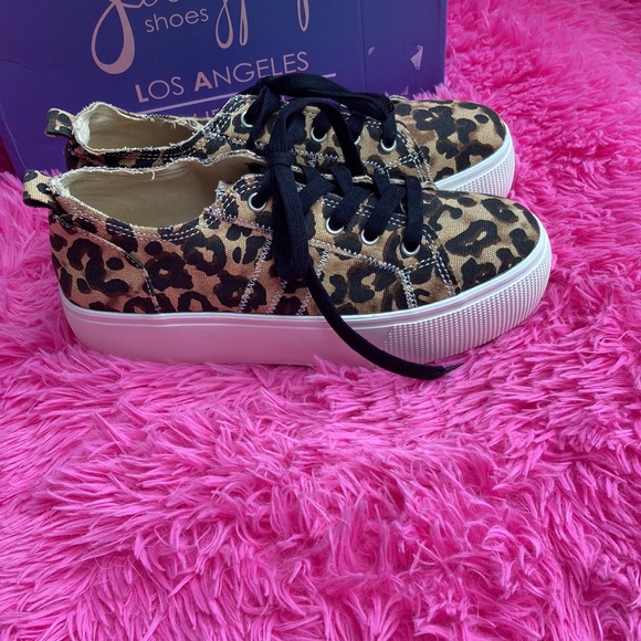 Jellypop Los Angeles Newstar platform sneakers with leopard spots size 9 NWT - Picture 6 of 9